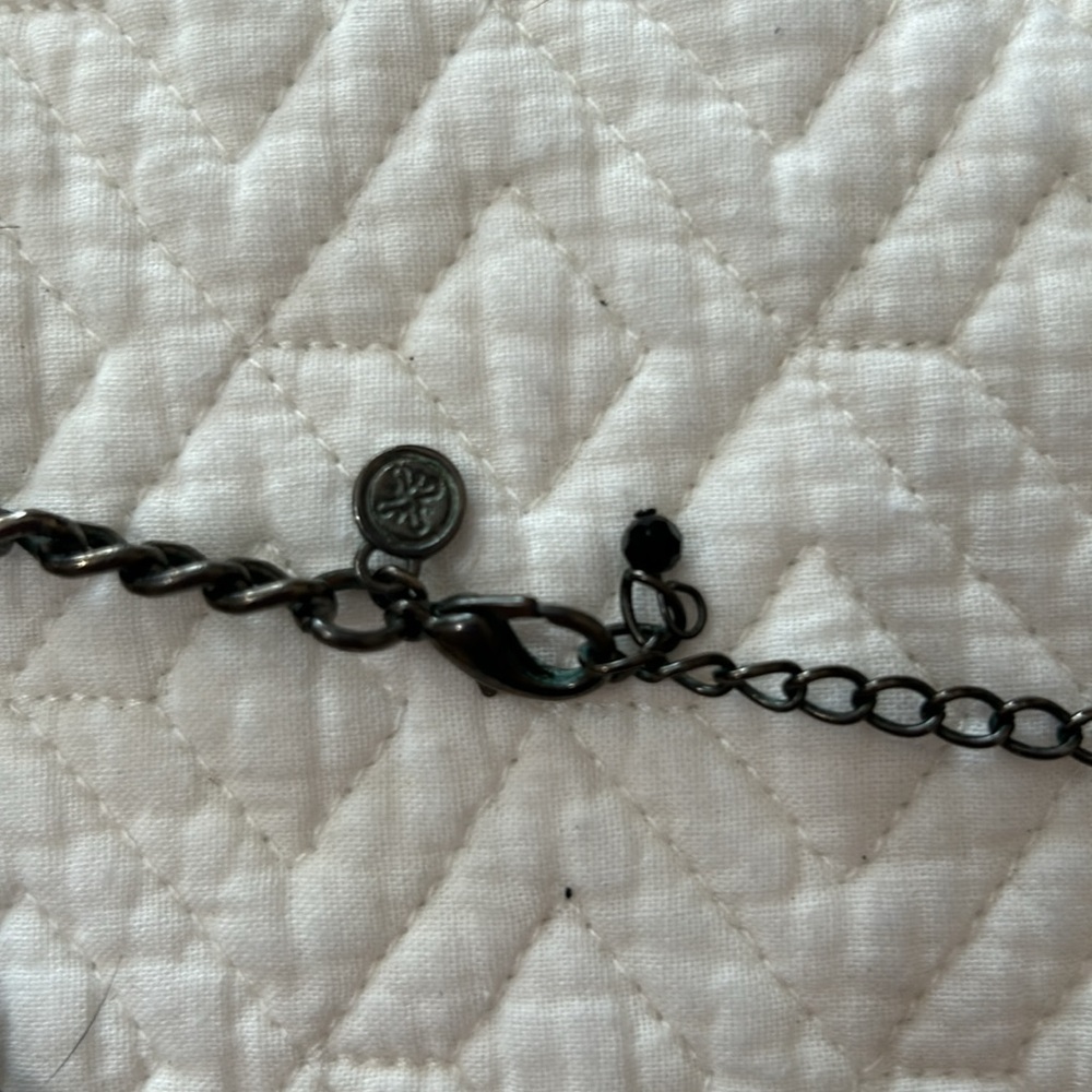 Vera Wang navy blue and rhinestone necklace - Picture 3 of 4